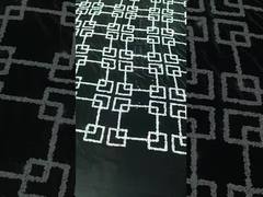 Máquinas de distribuição de joias para vestuário, couro, calçados, chapéus, lenços e outros produtos têxteis