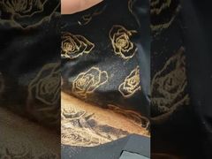 Máquinas de distribuição de joias para vestuário, couro, calçados, chapéus, lenços e outros produtos têxteis