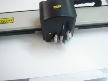 Máquina de corte da amostra de pano do motor de etapa compatível com o plotador do cortador do traje do CAD